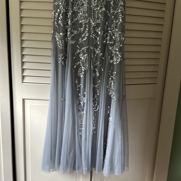 Sequen gown - Picture 5 of 6